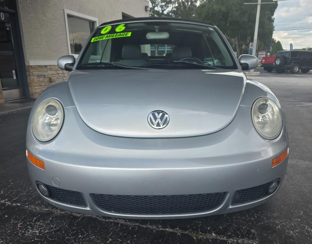 2006 Volkswagen Beetle - $9,370