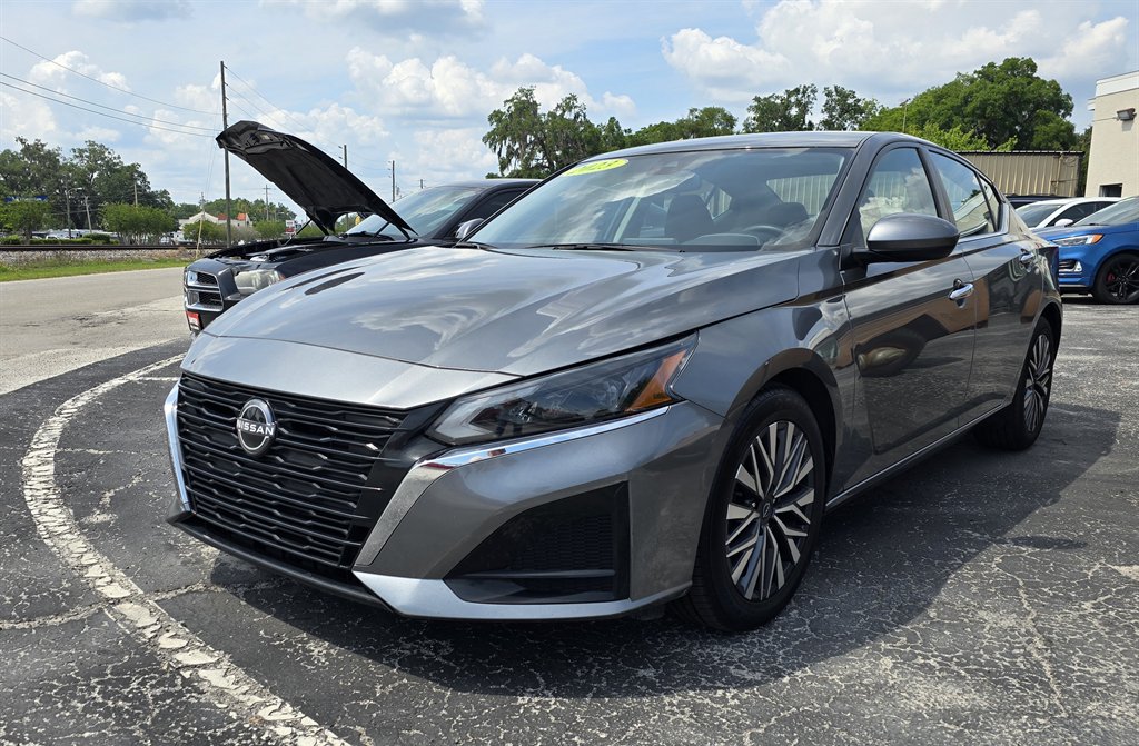 2023 Nissan Altima SV photo