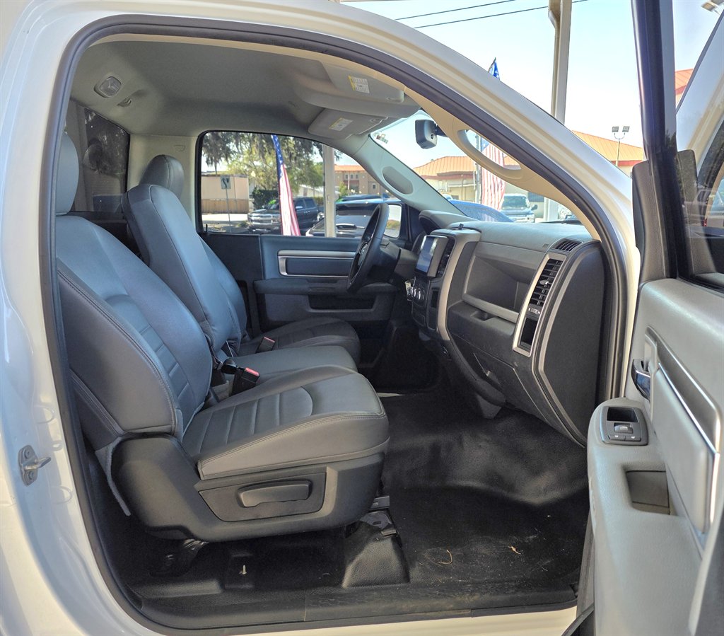 2019 RAM 1500 DS Tradesman photo