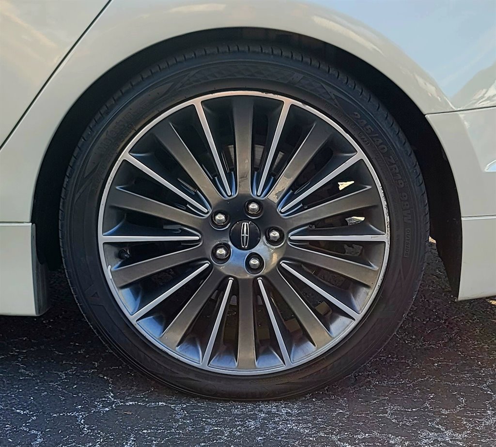 2016 Lincoln MKZ photo
