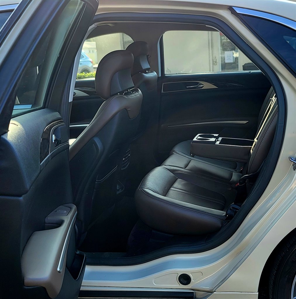 2016 Lincoln MKZ photo