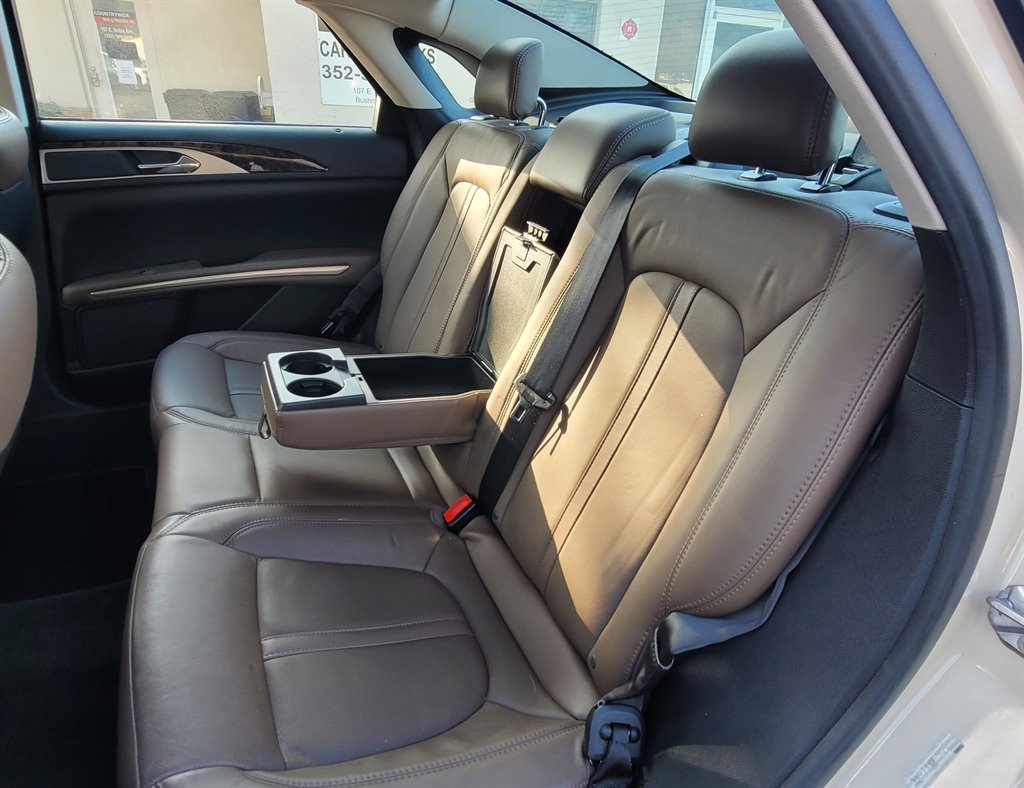 2016 Lincoln MKZ photo