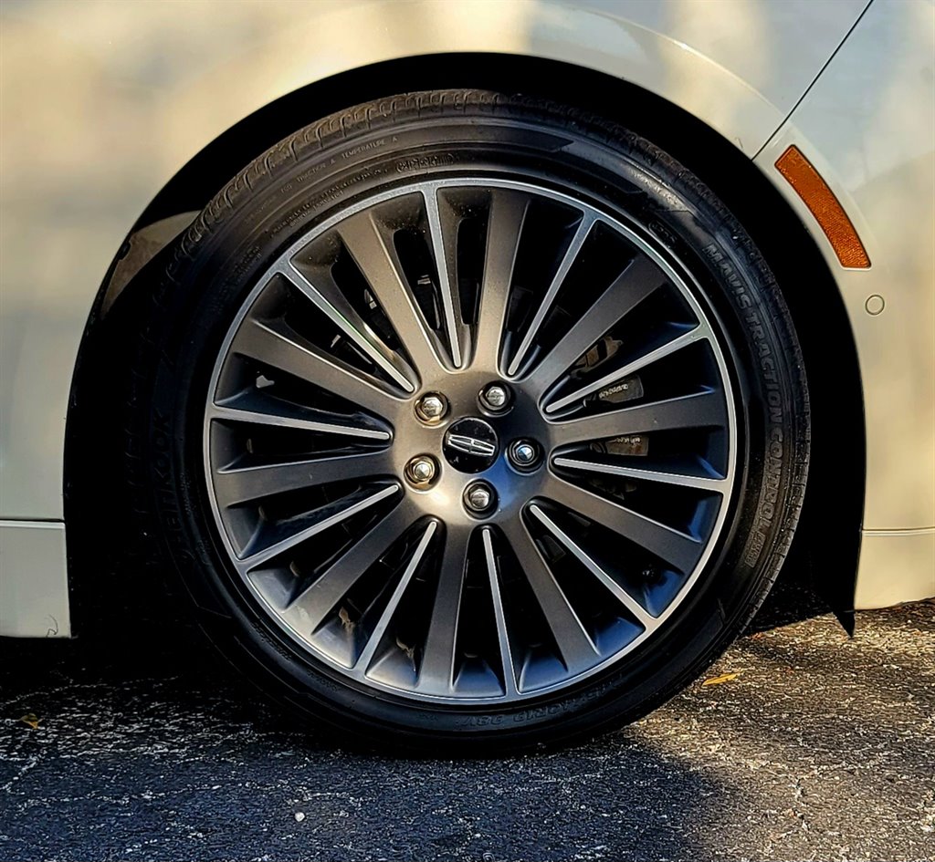 2016 Lincoln MKZ photo