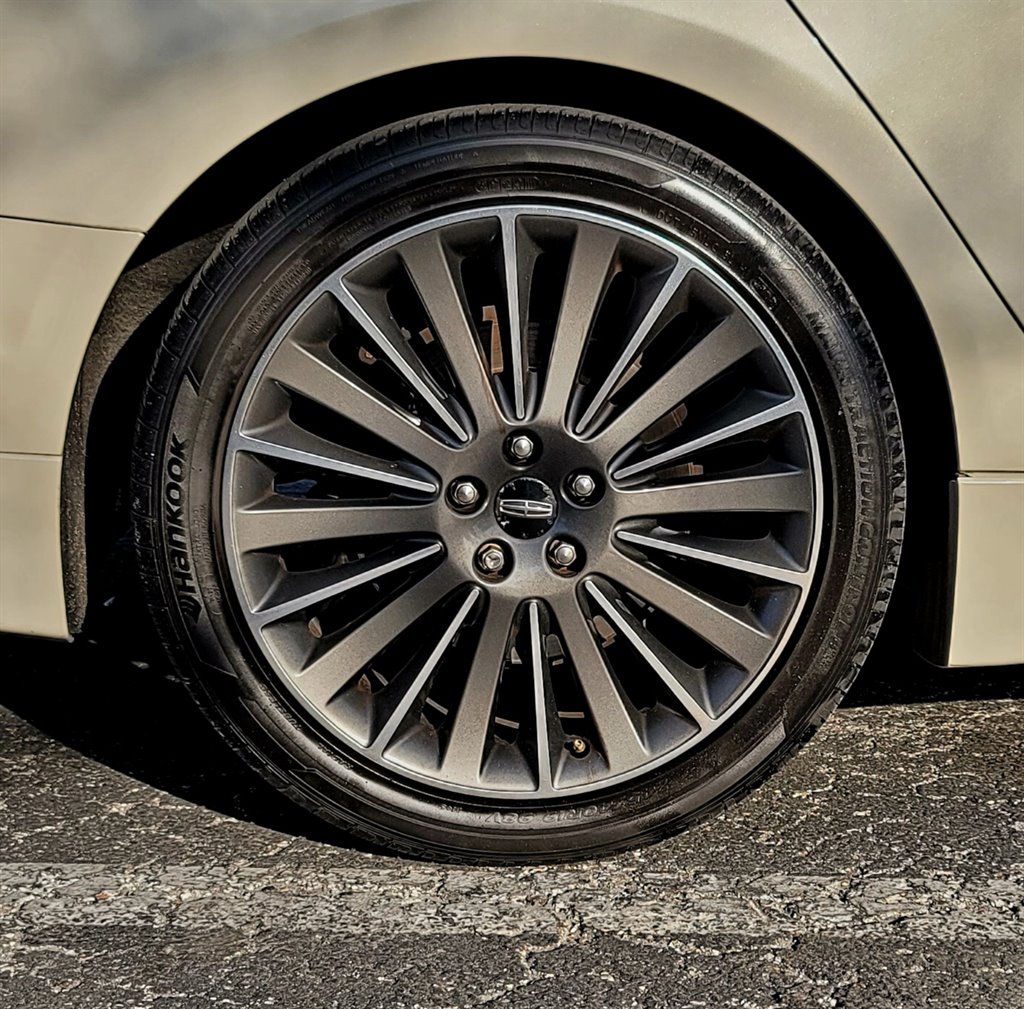 2016 Lincoln MKZ photo