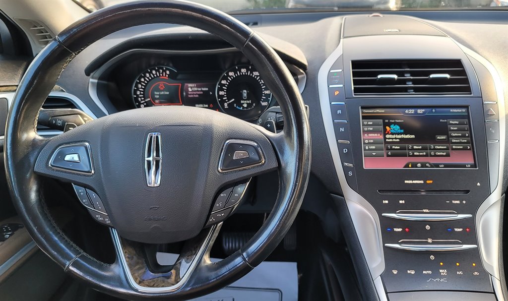 2016 Lincoln MKZ photo
