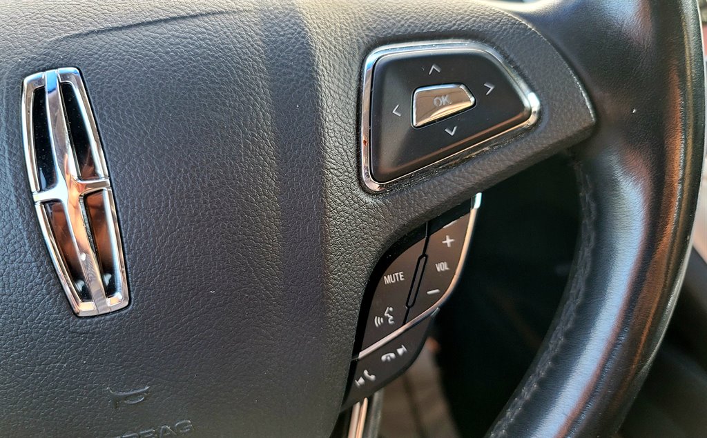 2016 Lincoln MKZ photo