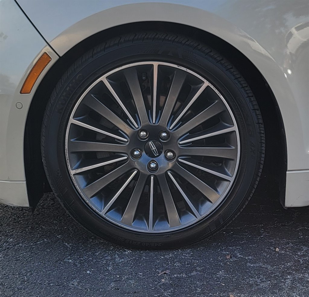 2016 Lincoln MKZ photo