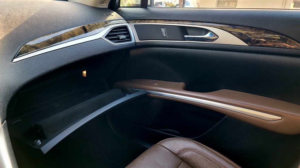 2016 Lincoln MKZ photo