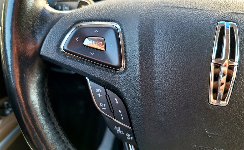 2016 Lincoln MKZ photo
