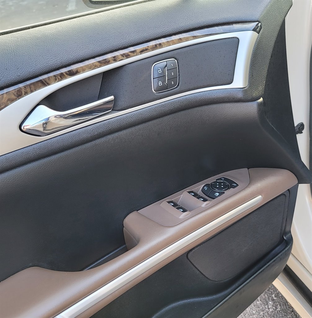 2016 Lincoln MKZ photo