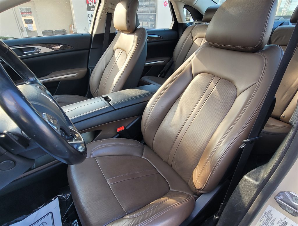 2016 Lincoln MKZ photo