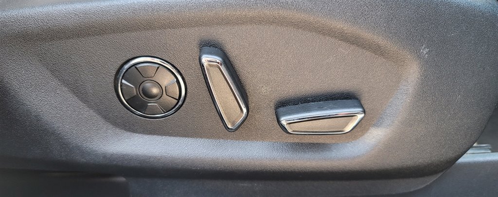 2016 Ford Explorer Platinum 4x4 photo