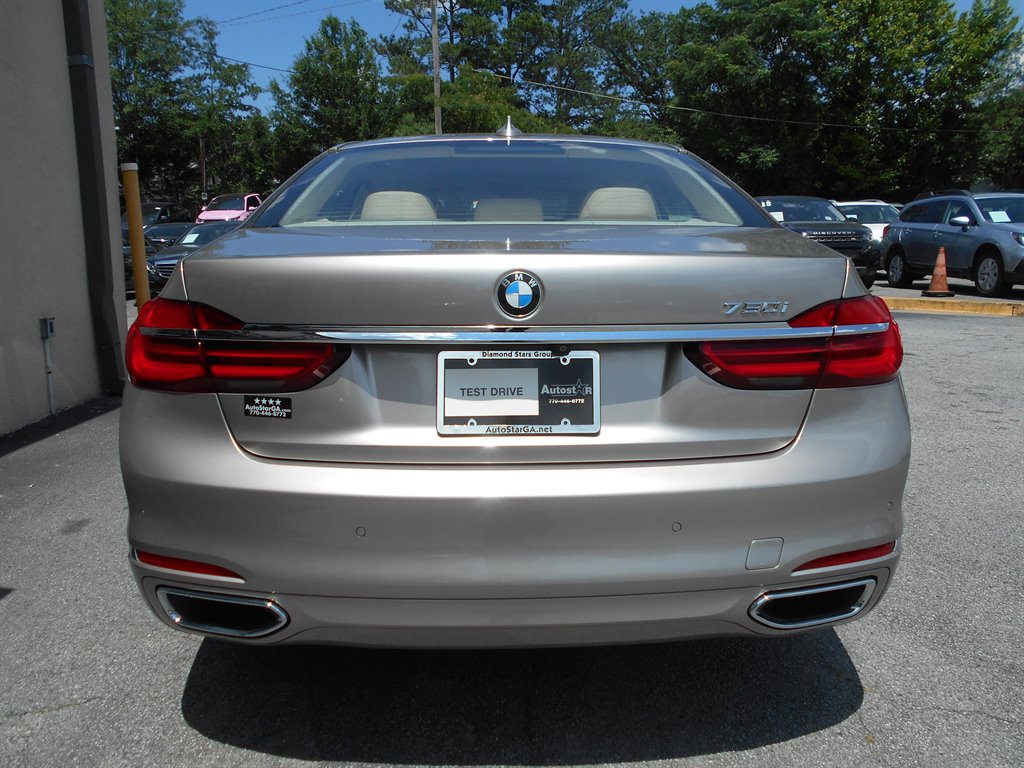 2018 BMW 7-Series 750i photo