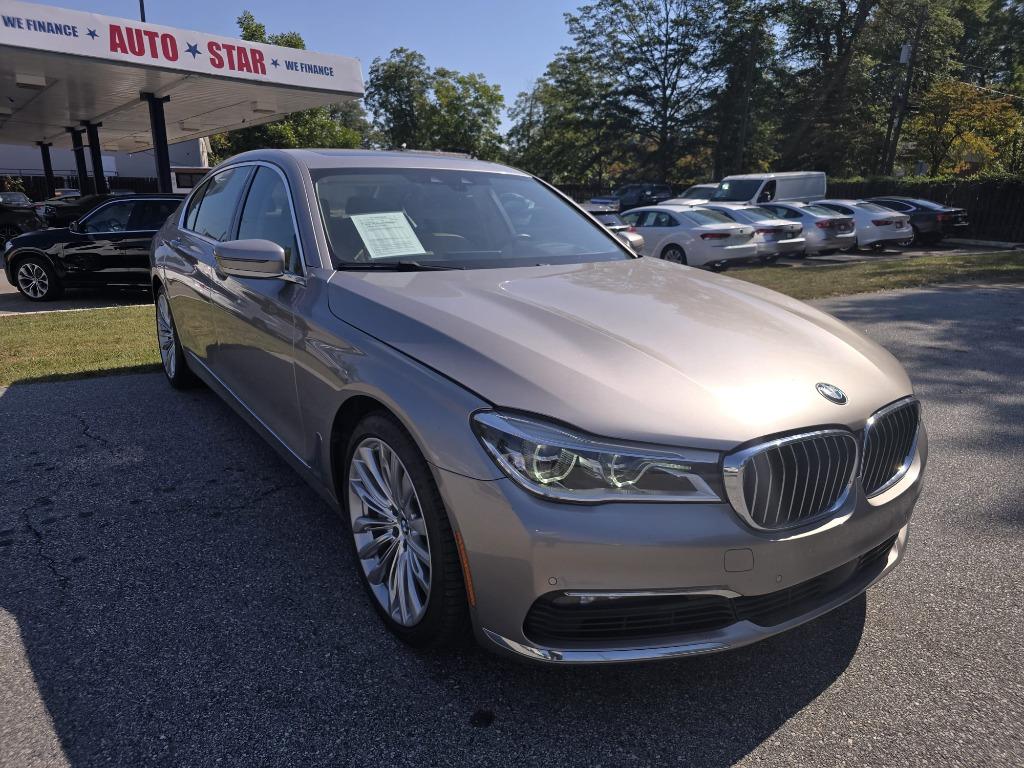 2018 BMW 7-Series 750i photo