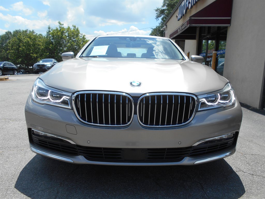2018 BMW 7-Series 750i photo