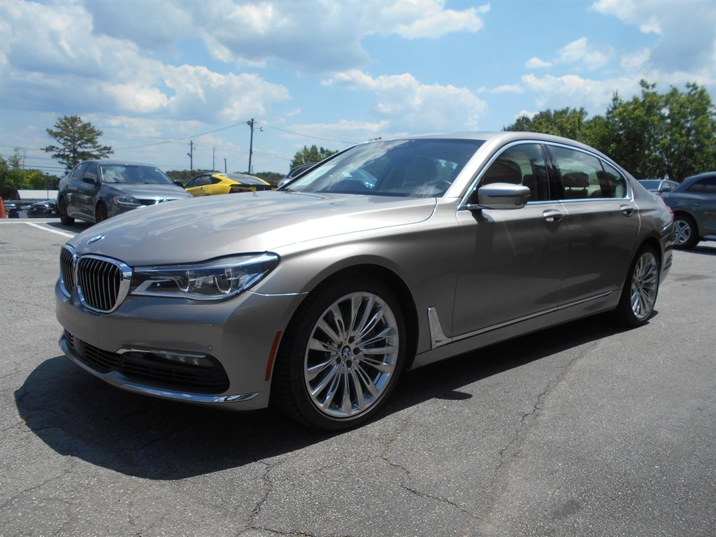 2018 BMW 7-Series 750i photo