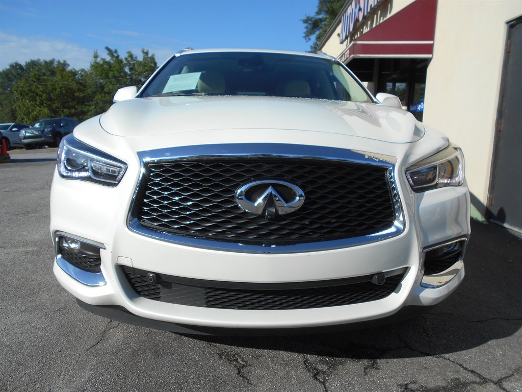 2019 Infiniti QX60 Luxe photo
