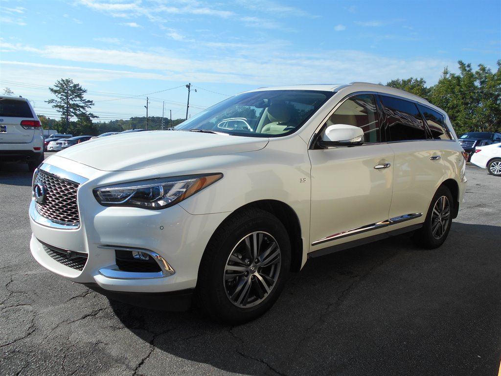 2019 Infiniti QX60 Luxe photo