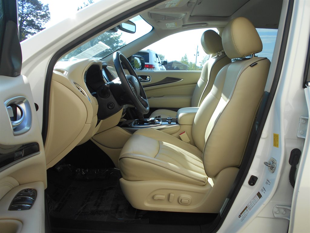 2019 Infiniti QX60 Luxe photo