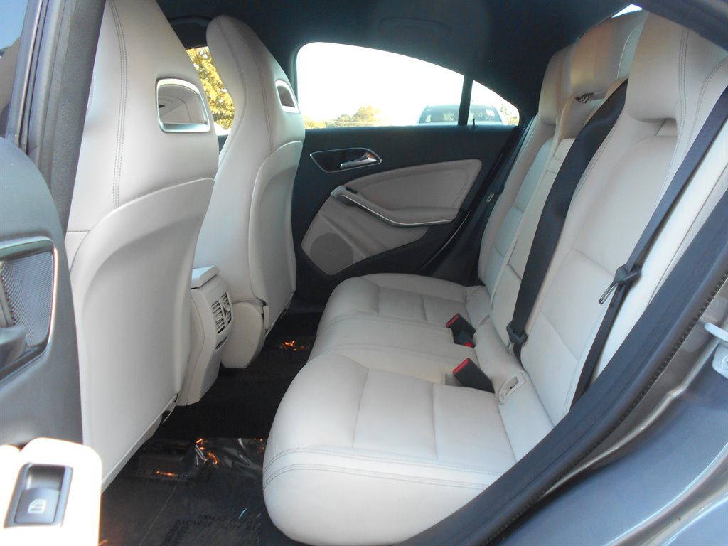 2017 Mercedes-Benz cla CLA250 photo
