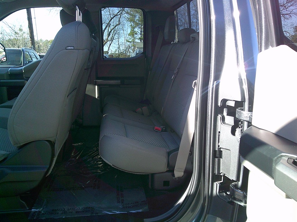 2017 Ford F150 XLT photo