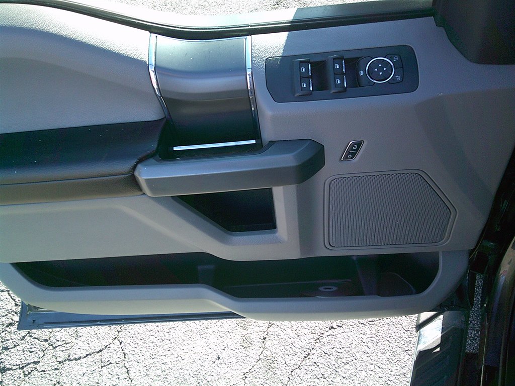 2017 Ford F150 XLT photo