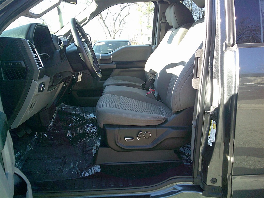 2017 Ford F150 XLT photo