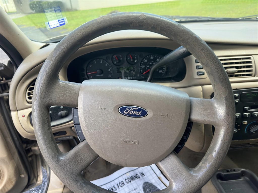 2006 Ford Taurus SE photo
