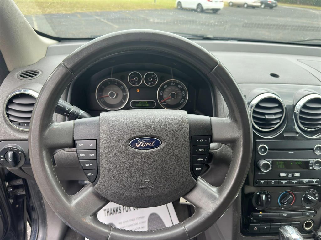 2008 Ford Taurus X SEL photo