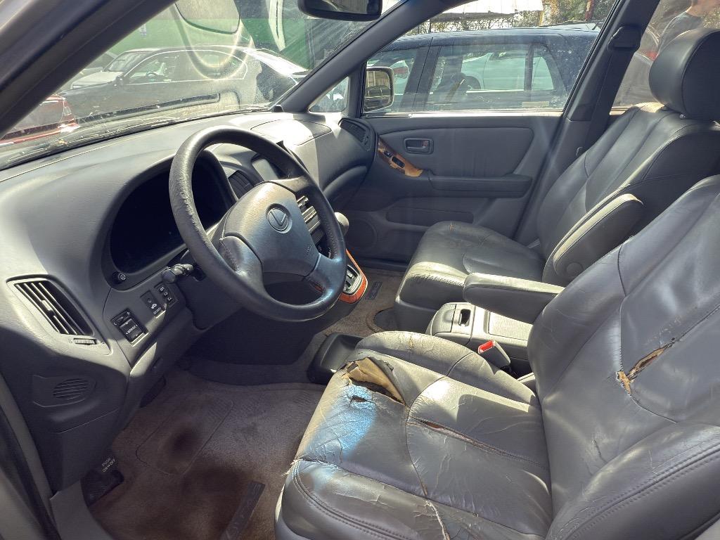 2000 Lexus RX 300 photo