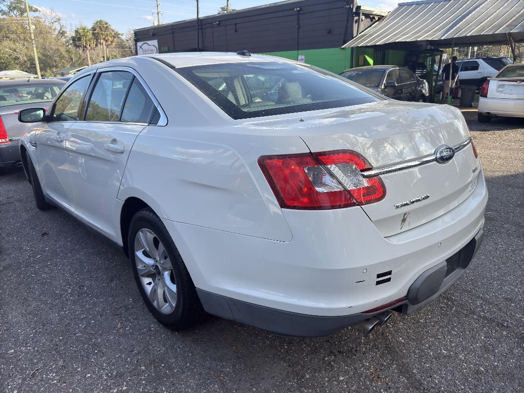 2011 Ford Taurus - $6,210
