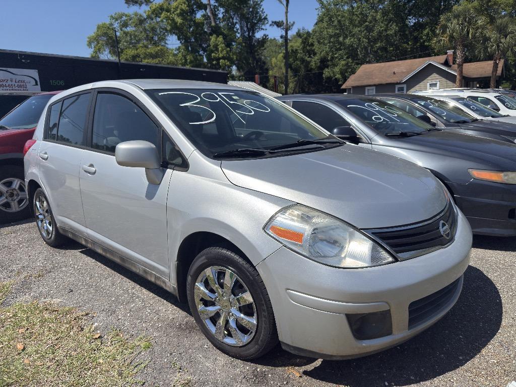 2011 Nissan Versa 1.8 S photo