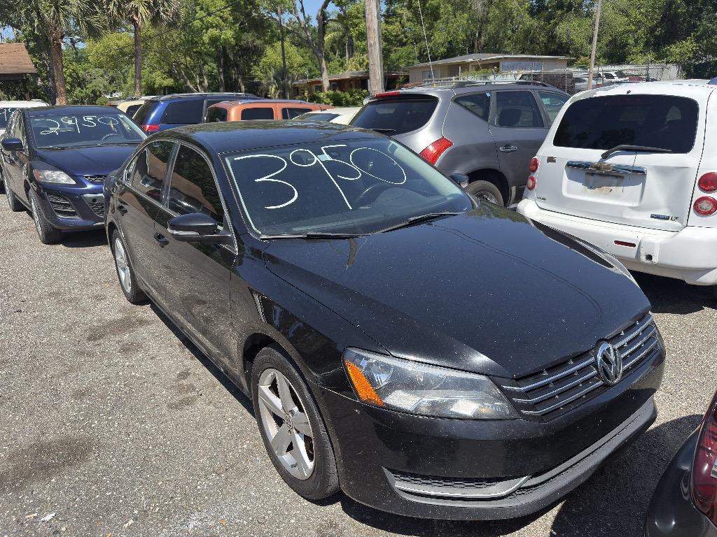 2014 Volkswagen Passat SE PZEV photo