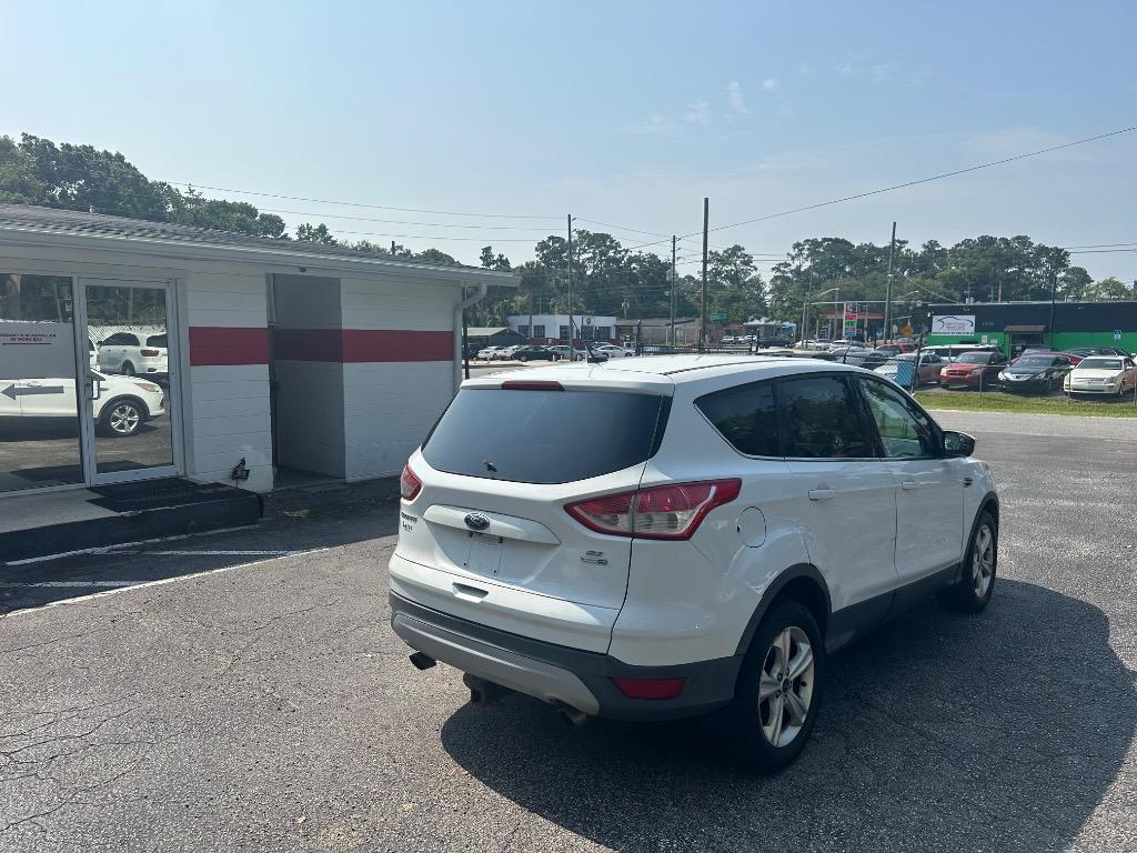 2015 Ford Escape SE photo