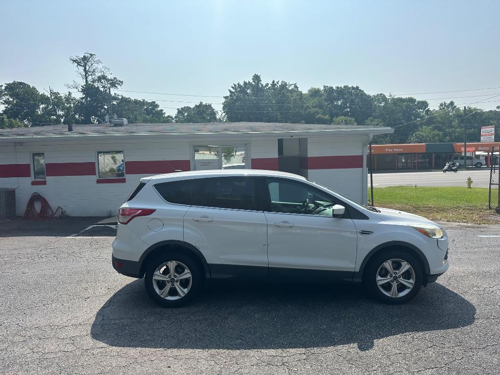 2015 Ford Escape SE photo