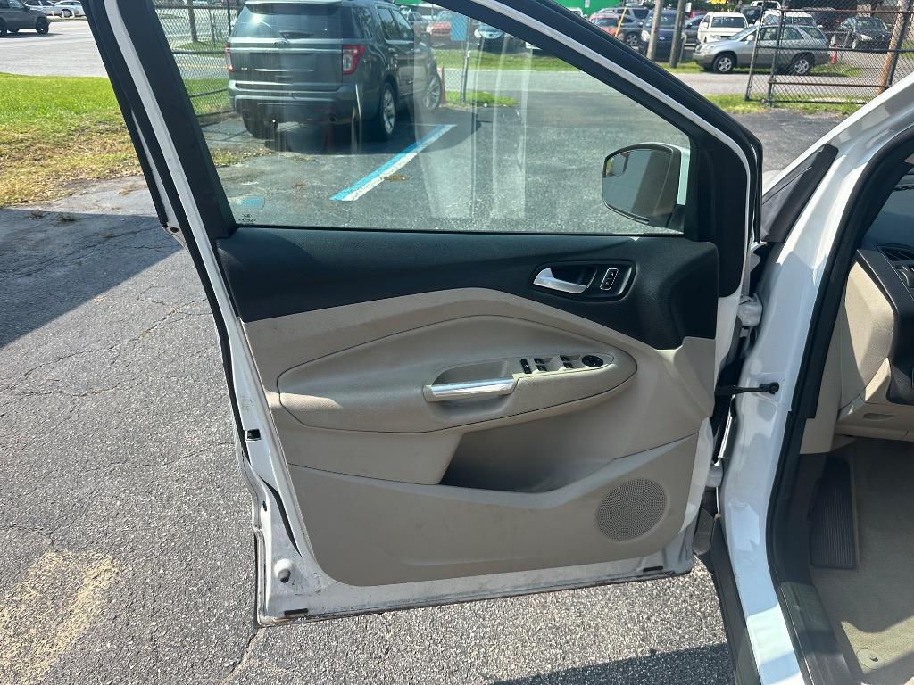 2015 Ford Escape SE photo