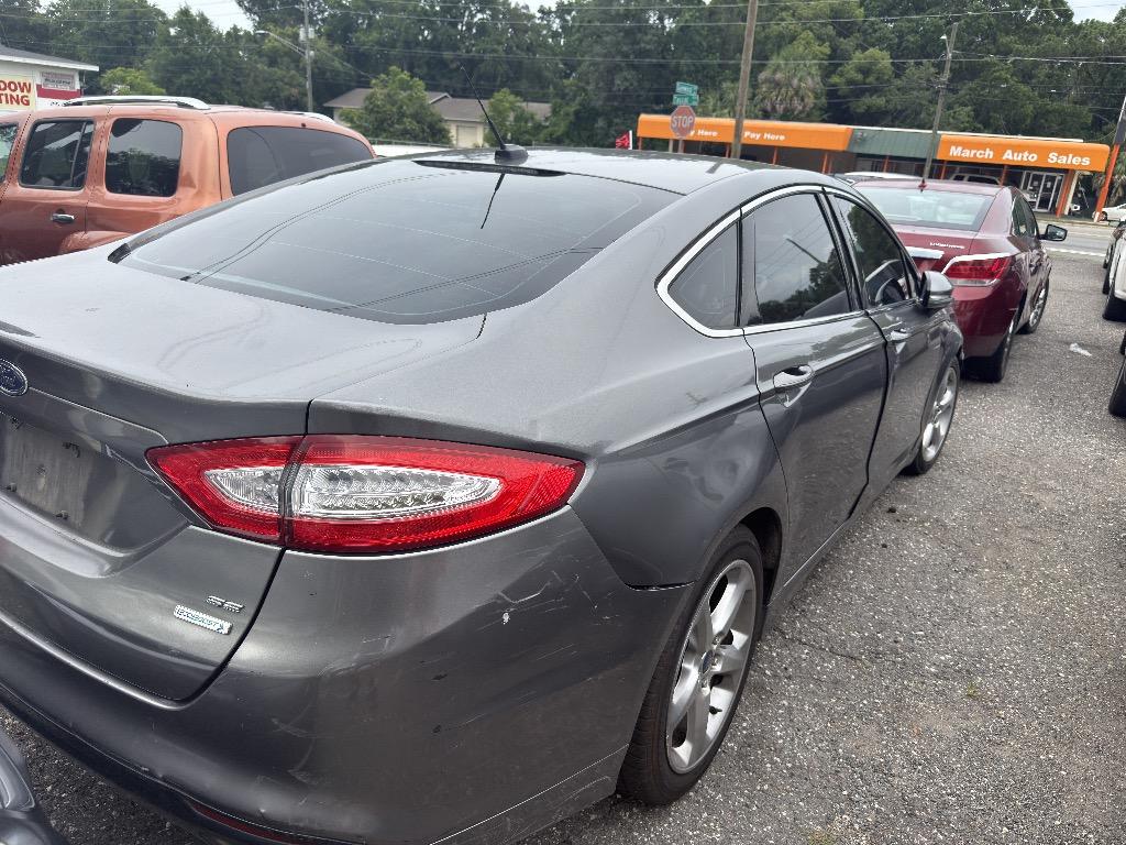 2014 Ford Fusion SE photo