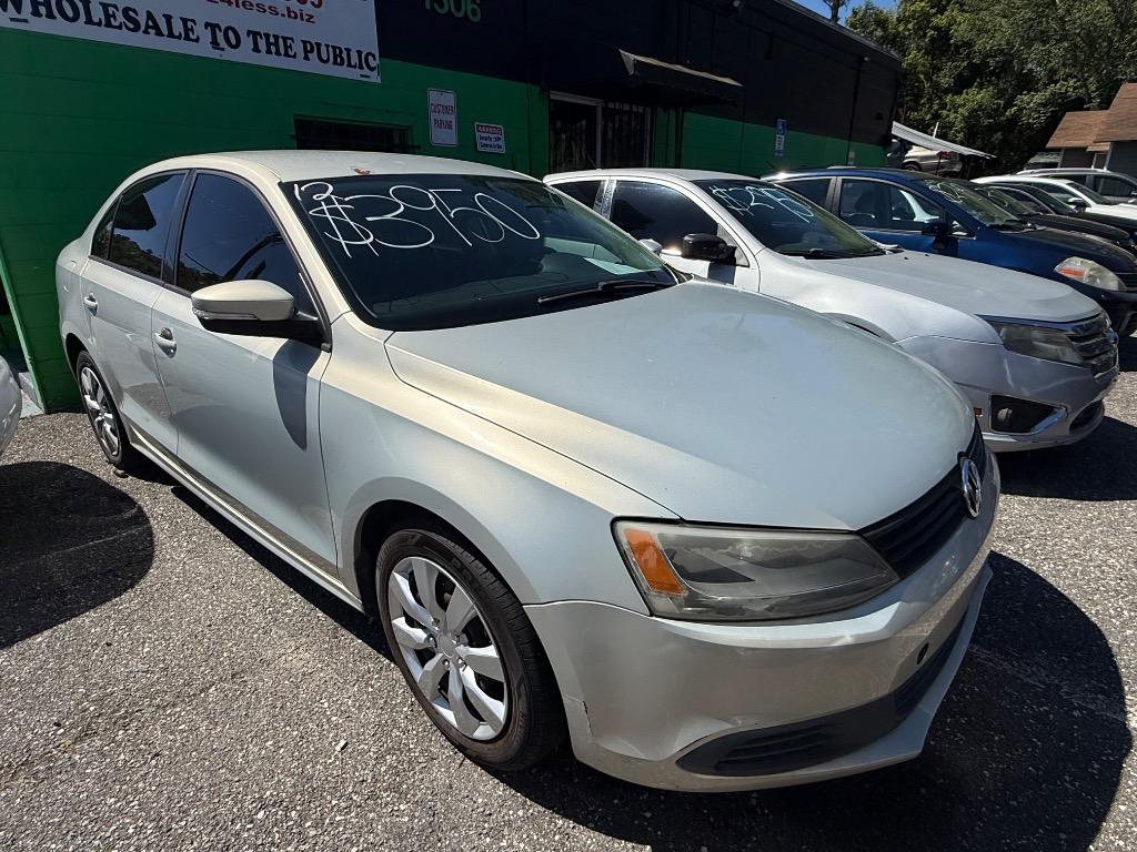 2012 Volkswagen Jetta - $4,261