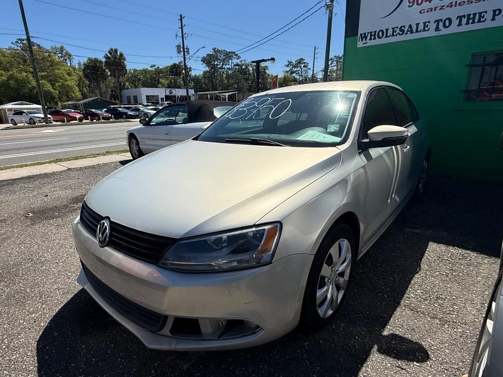 2012 Volkswagen Jetta - $4,261