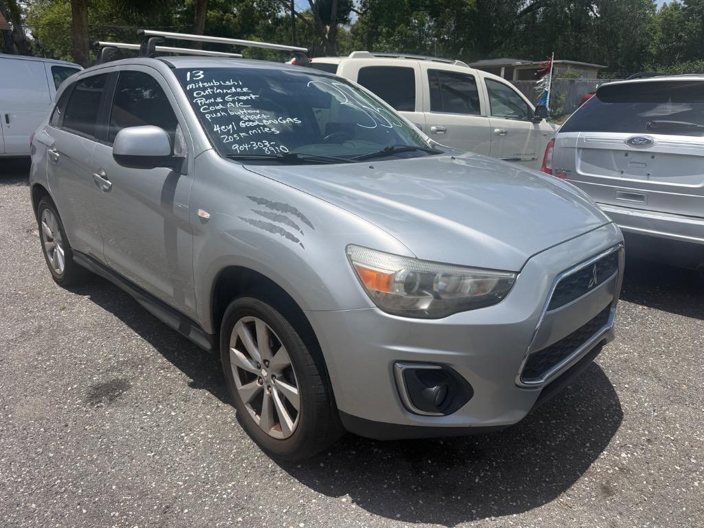 2013 Mitsubishi Outlander - $3,635