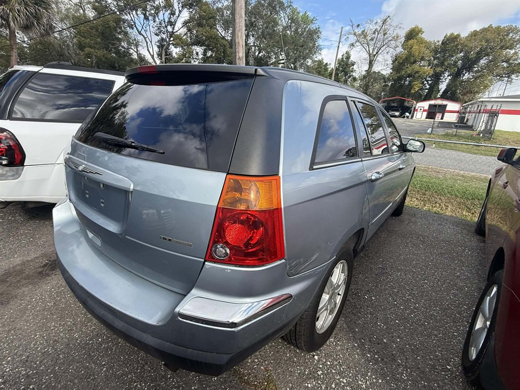 2005 Chrysler Town & Country - $3,588