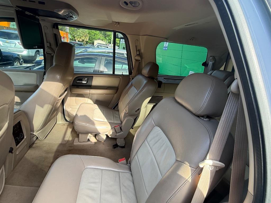 2005 Ford Expedition - $2,950