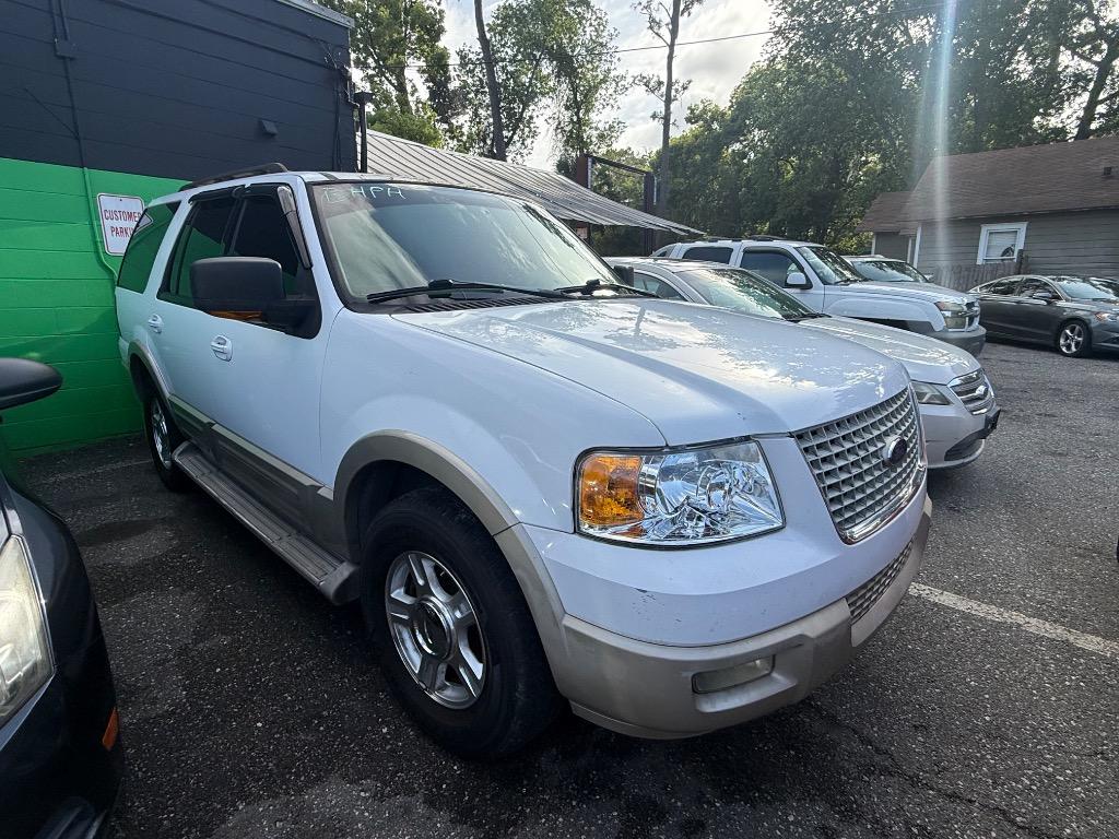 2005 Ford Expedition - $2,950
