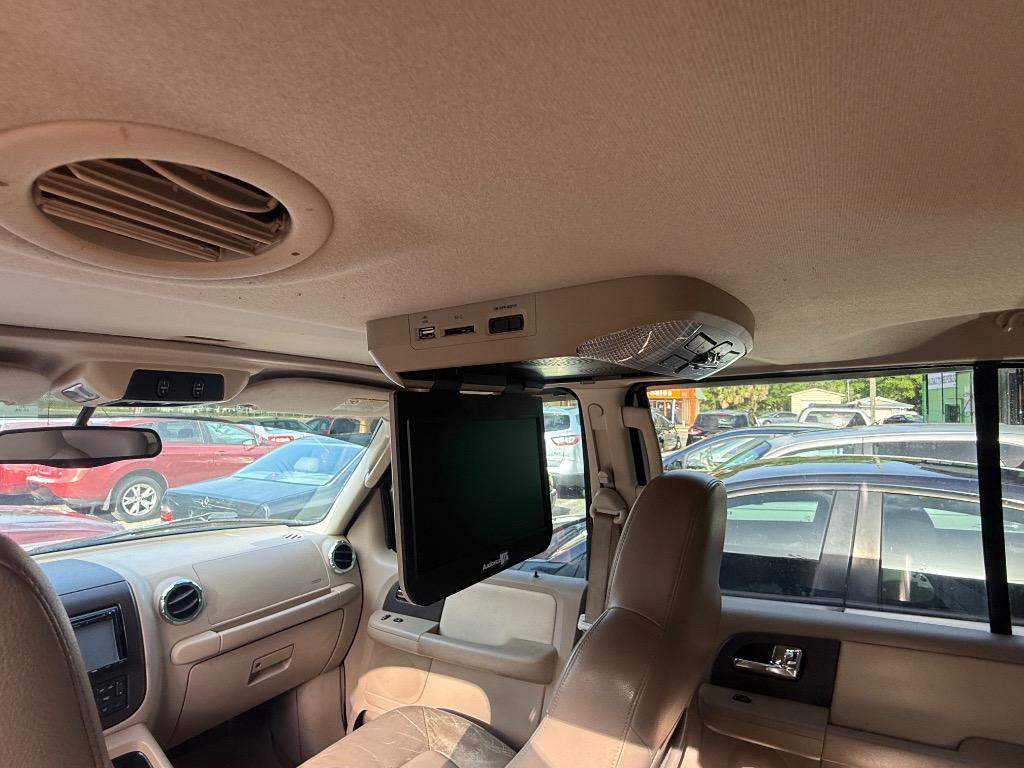 2005 Ford Expedition - $2,950