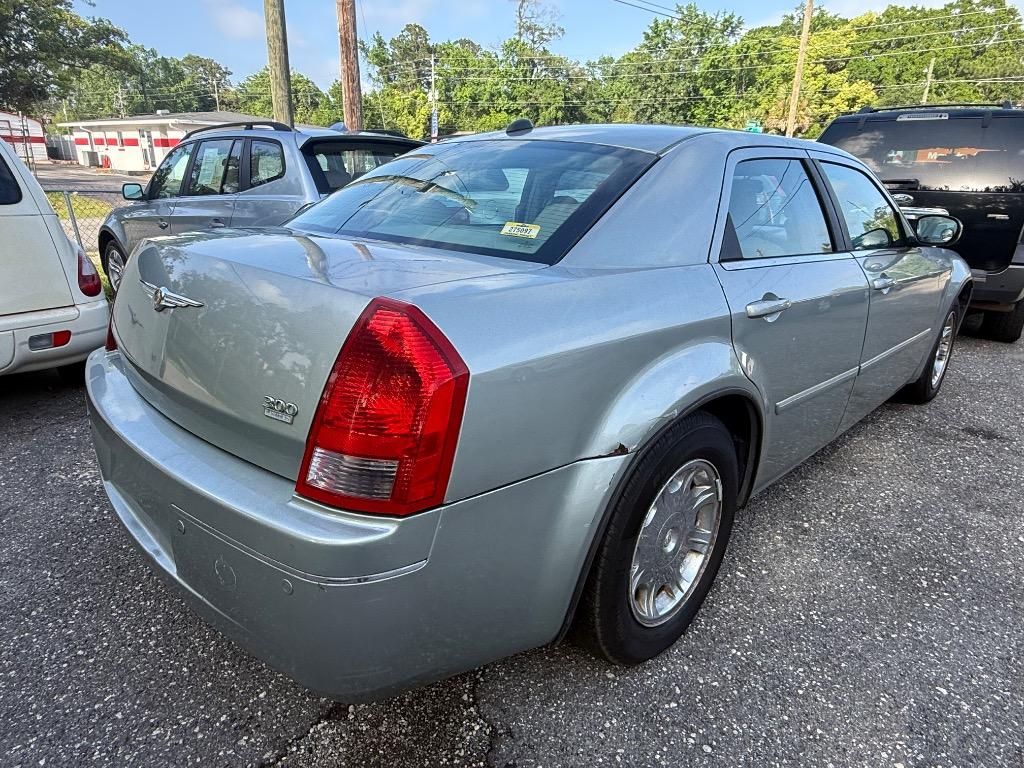 2006 Chrysler 300 - $2,950