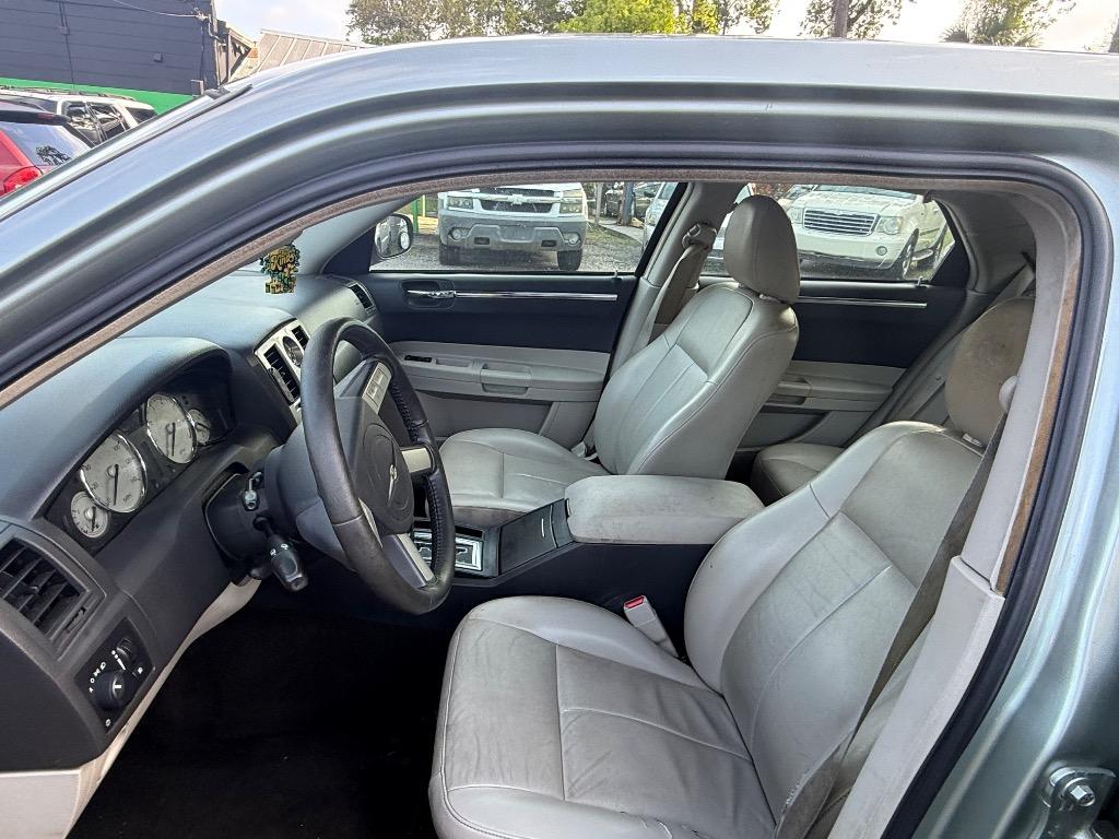 2006 Chrysler 300 - $2,950