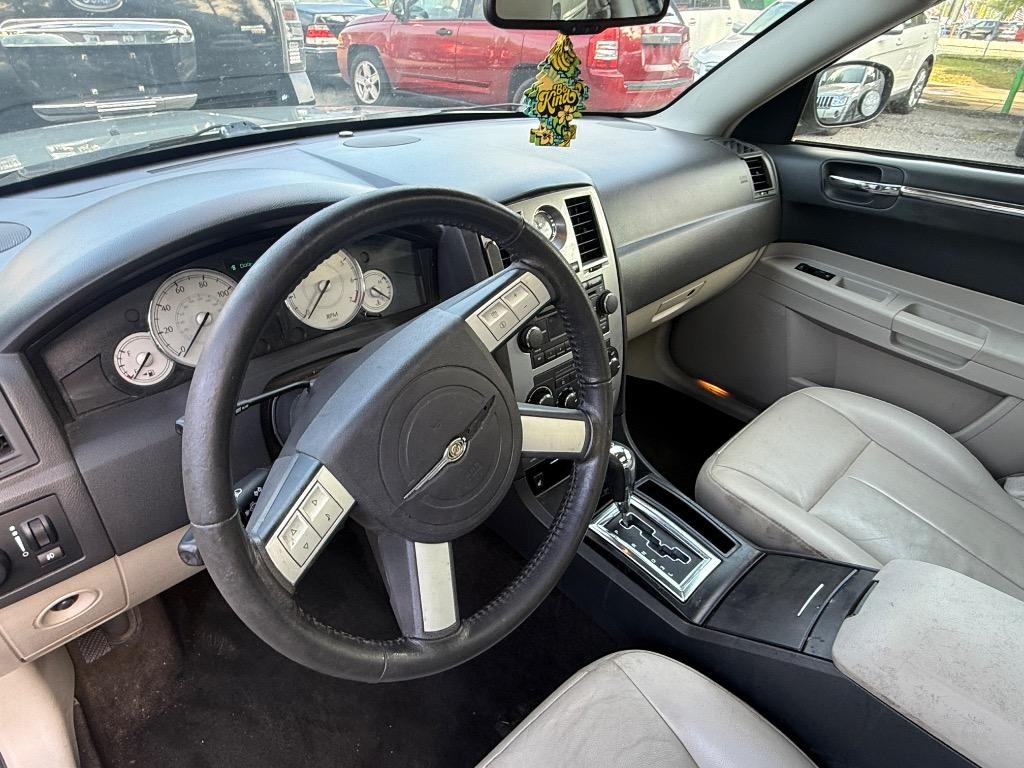 2006 Chrysler 300 - $2,950
