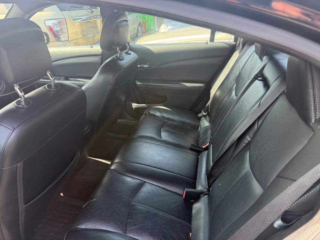 2013 Chrysler 200 - $3,950
