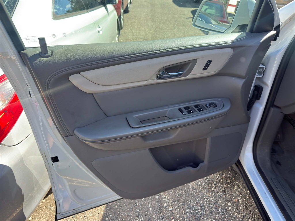 2017 Chevrolet Traverse - $3,950