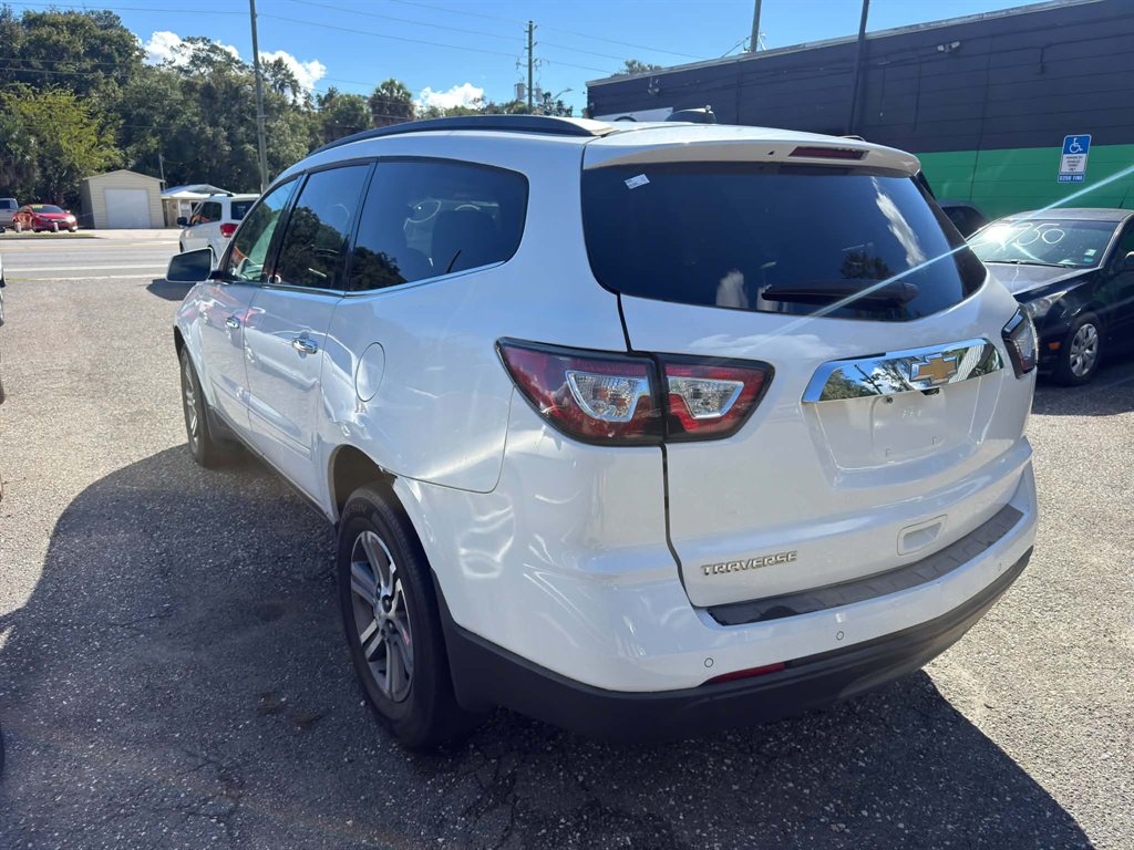 2017 Chevrolet Traverse - $3,950
